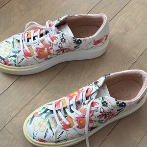 Ted Baker LONNIA Sketchy Magnolia Platform Trainer